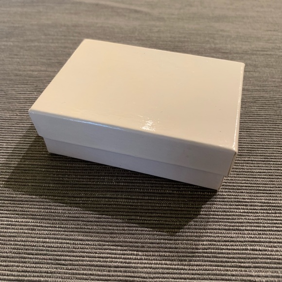 Andeana Design tropical flower earrings - Picture 6 of 6